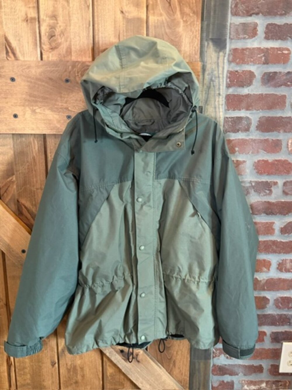 Cabela’s GORE-TEX Hooded Parka Jacket Green Waterproof Men’s L Hiking Hunting